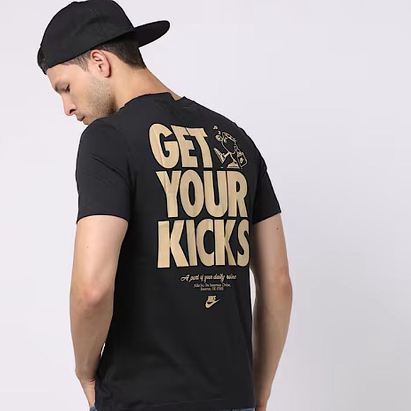 NWOT Nike Tee - Picture 4 of 8